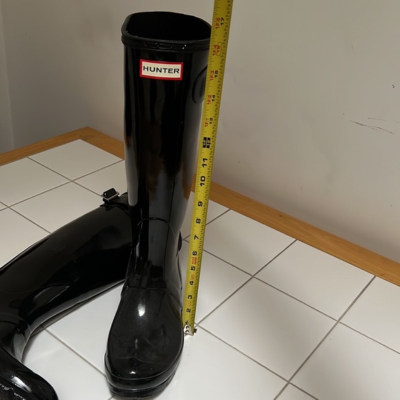 Hunter Rain Boots ☔️ 16” tall, size W7. Fits 7-7.5. - Picture 6 of 7